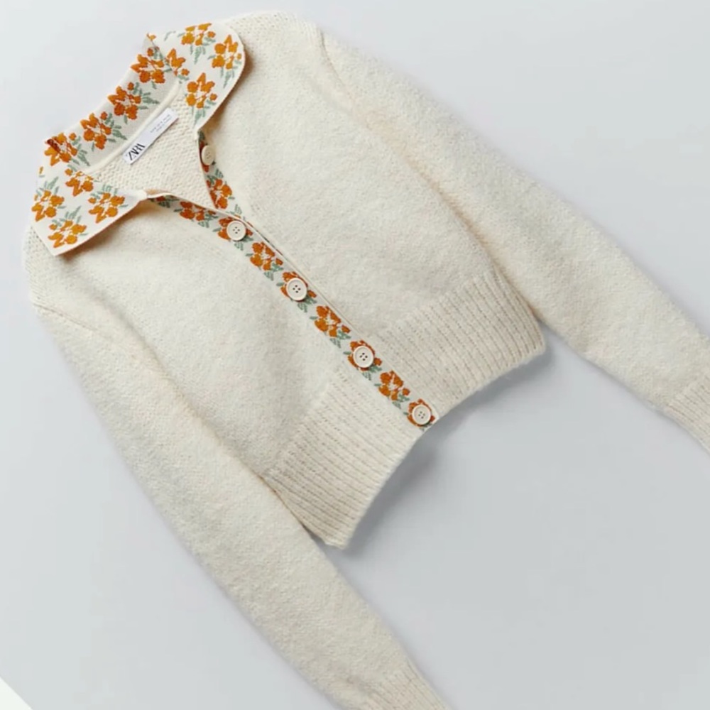 Zara Cream Knit Sweater | Medium | Floral Collar | Button Closure